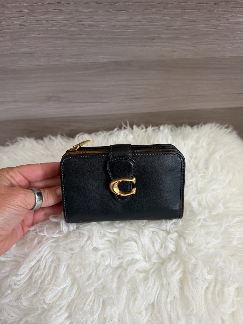 Coach Tabby Medium Wallet Black Leather Gold Hardware C Logo Bifold Like New